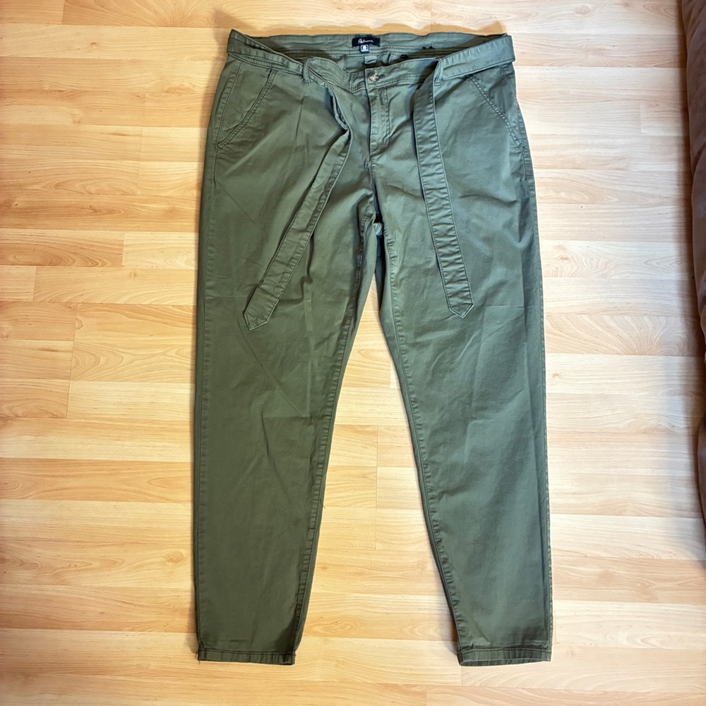 Reitmans Olive Green Straight Leg Pants with Belt | Women’s Plus Size 20R